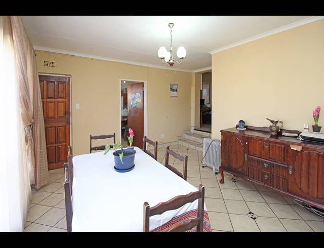 3 BEDROOM HOUSE FOR SALE IN CROSBY